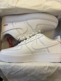Nike Air Force 1 Supreme ホワイト