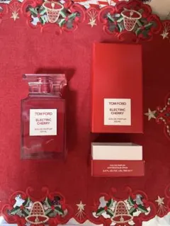 トムフォード エレクトリックチェリー 10ml - メルカリ