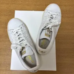 スタンスミス　adidas 白　ホワイト　ゴールド　23.5