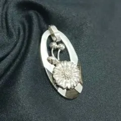 シルバー ペンダントトップ 花 モチーフ