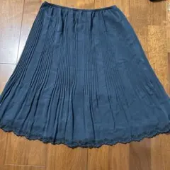 L'EST ROSE ダークグリーンプリーツスカート