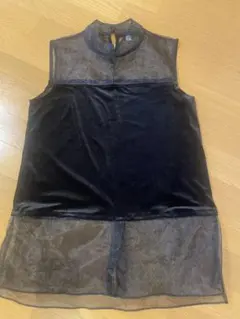 黒のベルベットシースルートップス