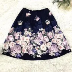 【ローズティアラ】 バラ柄 フレアスカート 紺 ピンク M 秋冬 高級感 上品のサムネイル