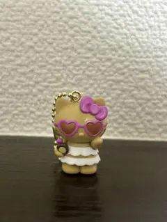 日焼けキティ ガチャガチャキーホルダー