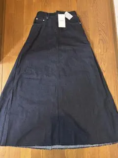 Thevon サイドタックデニムSKのサムネイル
