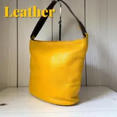 レディース　ショルダーバック　ワンショルダー　レザー　本革　自立　マチあり