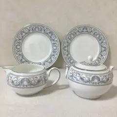 希少ウエッジウッドホワイトドルフィンサラダボールセット 希少ウエッジウッドホワイトドルフィンサラダボールセット 希少