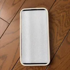 MagSafe対応クリーム色薄型ケース