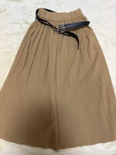 ベージュ プリーツロングスカート ベルト付き　Mサイズ 未使用品
