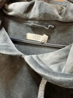【値下げ】UGG✳︎ベロアフードパーカーのサムネイル