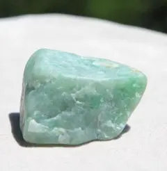 鮮緑 258g 翡翠 ヒスイ 原石 鑑賞石 自然石 誕生石 鉱物 水石 宝石