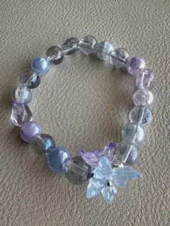 2点セット　青紫色のビーズと蝶のチャームのブレスレット