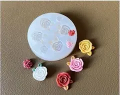 NO 270 シリコンモールド　バラ　葉っぱ付きフラワー　レジン