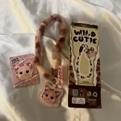 CRYBABY WildbutCutie クライベイビー　phone charm