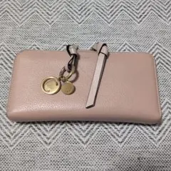 美品✨クロエ　長財布　ラウンドファスナー　アルファベット　Cチャーム付のサムネイル