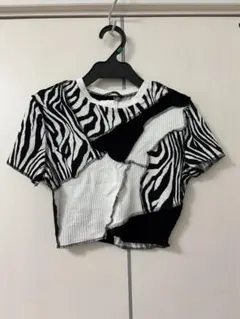 【Sサイズ】ゼブラ柄 クロップドTシャツ 半袖　sheinのサムネイル