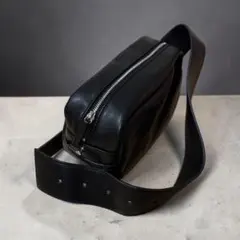 CLANE ブラックレザー ショルダーバッグ