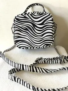 美品⭐︎ゼブラショルダーバッグ