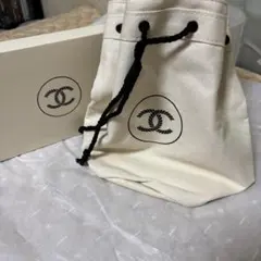 新品未使用　シャネル　巾着バッグ　箱付き正規品のサムネイル