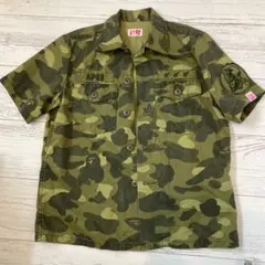 APEカモ柄シャツ