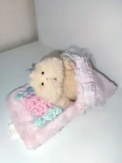 はむにぎり用♡いちご手編み枕・ギンガムフリルお布団キャリーポーチ付きのサムネイル