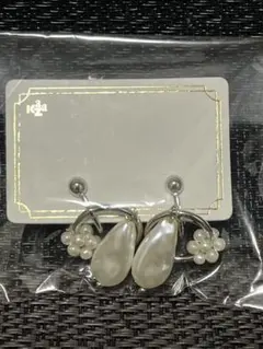 【新品未開封】KAZA（カザ） 雫パール＆フラワーモチーフ イヤリング