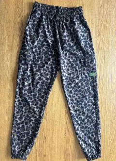 ZUMBA WEAR レオパード柄 カーゴパンツ - メルカリ