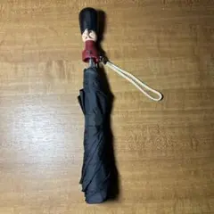 イギリス　ロンドン兵隊さんの人形持ち手の黒い折りたたみ傘