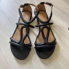 ne quittez pas ヌキテパ　ブラックストラップサンダルのサムネイル