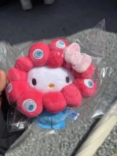 関西万博　サンリオ　ミャクミャクなりきりハローキティ　カラビナ付