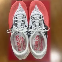 New Balance FuelCell SuperComp Pacer v2のサムネイル