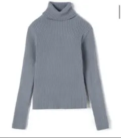 ⑦タートルネックリブニットトップス　くすみブルー