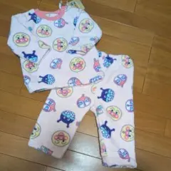 《新品未使用タグ付き》アンパンマン 長袖フリースパジャマ 90cm
