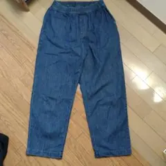 ユニクロコットンリラックスアンクルパンツ