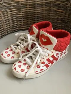 adidasハイカットスニーカー