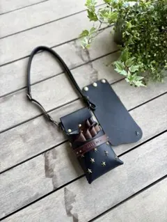 まる様専用　ヌメ革ブラック蓋付きコンパクトシザーケース