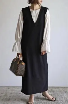 BONJOUR SAGAN ／Ｖネックノースリワンピース／ブラック
