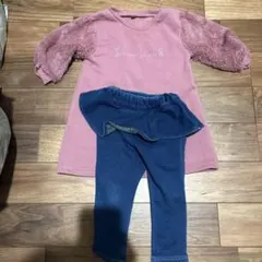 ピンクワンピースとデニムレギンスセット
