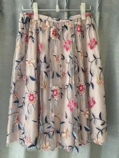 ZARA BASIC 花柄刺繍 フレアスカート