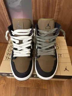 Item thumbnail for item e39cacb9-fc3d-40ed-aae1-90da8fcc04e0