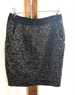 E hyphen world gallery　黒白ツイードタイトスカート