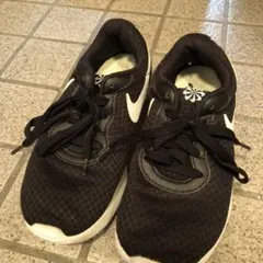 Nike 黒 メッシュ スニーカー