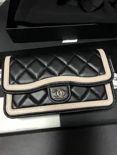【最終セール】シャネル フラップフォンケース　フォンケース　カードケース