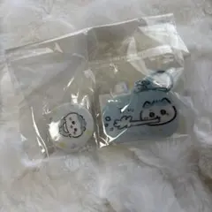 ちいかわベイビー　ハチワレ　キーホルダー　缶バッジ