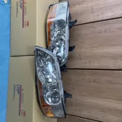 三菱自動車 純正 ヘッドライト 左右セットのサムネイル