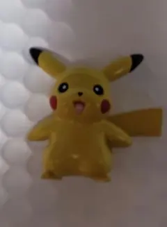ピカチュウ フィギュア
