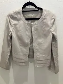 ベージュ ノーカラージャケット 9号