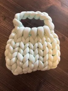 ミントグリーン 編み込みハンドバッグ