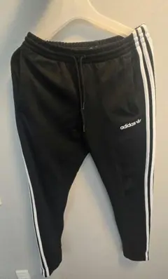 adidas アディダスオリジナル ブラック ストライプ　スウェットパンツ