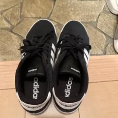 adidas スニーカー ブラック ホワイトのサムネイル